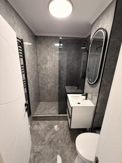 Apartament cu 3 camere decomandat, mobilat în Colentina