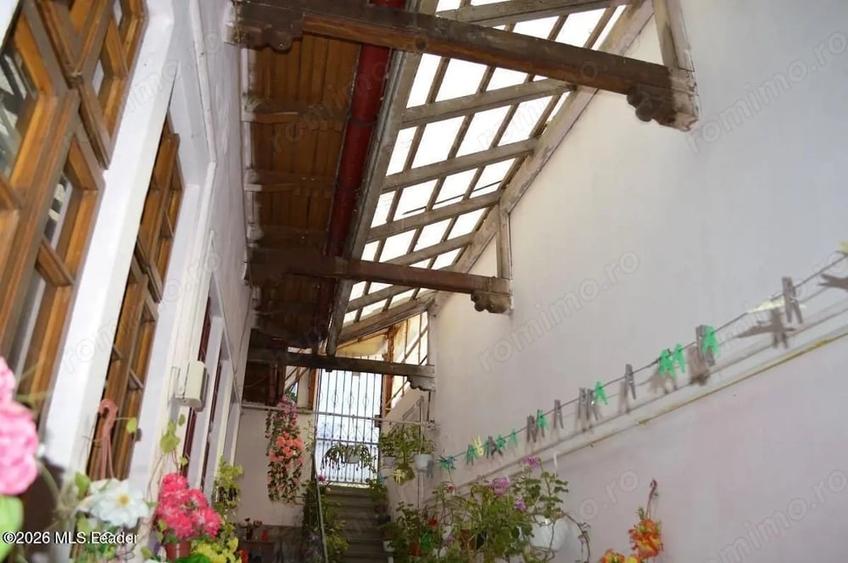 Casă cu Teren 1339 Mp în Central