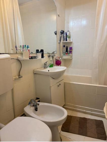 Apartament cu 3 camere semidecomandat, mobilat în Ultracentral