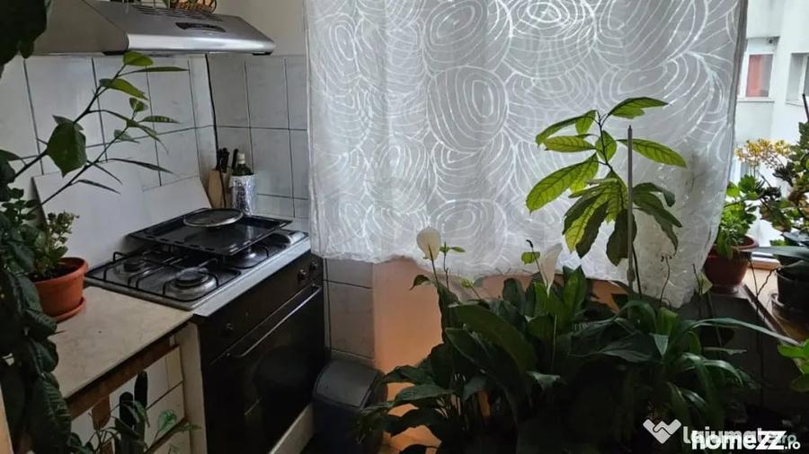Garsonieră decomandată în Băneasa