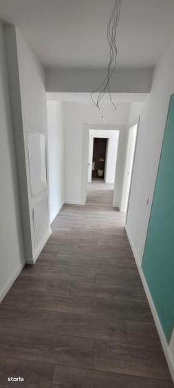 Apartament cu 3 camere în Baicului
