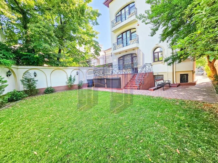 Vanzare casă/vila care refuză trecerea timpului - Zona Capitale - 1