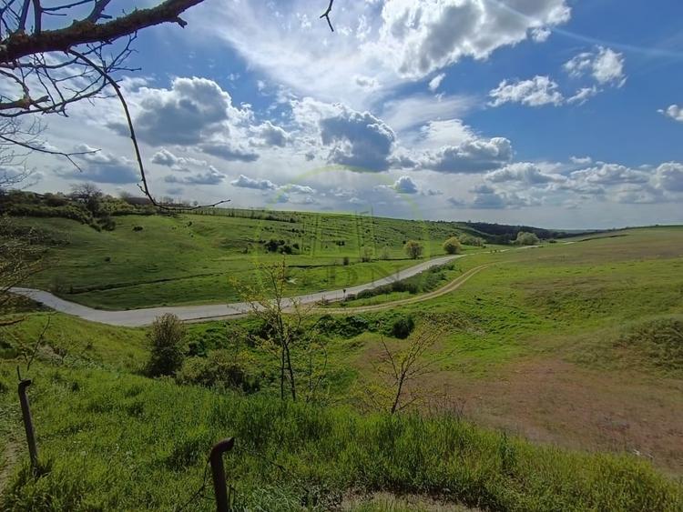 Teren Construcții intravilan de 2383 mp, în Vârvoru de Jos