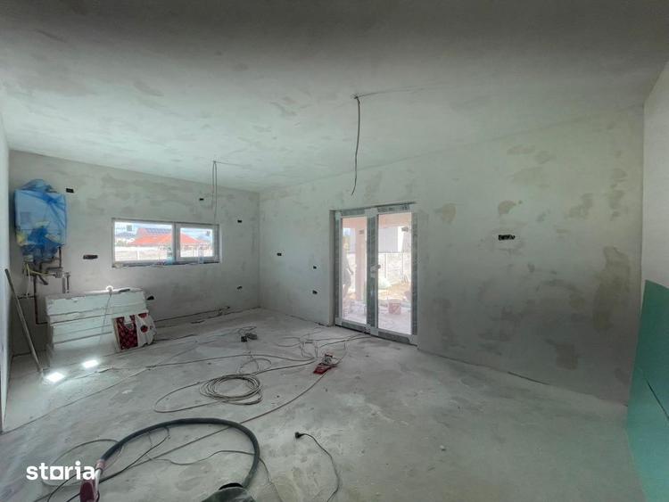 Duplex 4 camere, 95mp utili, 255mp teren, la asfalt -Urseni - 10