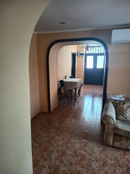 Casă individuală cu 4 camere cu Teren 2400 Mp în Traian