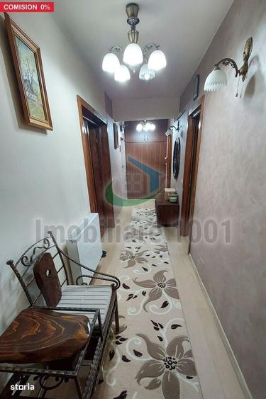 Apartament cu 4 camere decomandat în Central