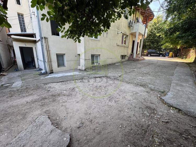 Apartament cu 3 camere decomandat, mobilat în Ultracentral
