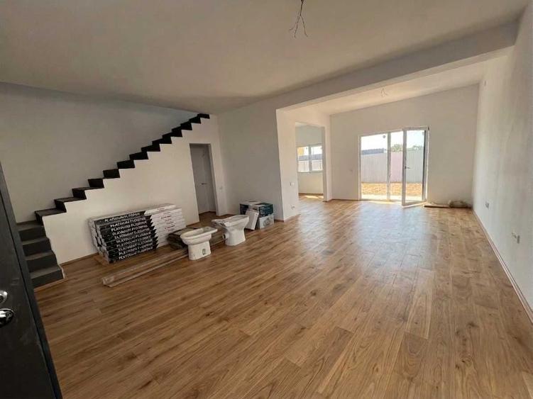 Casă cu 3 camere în Barieră
