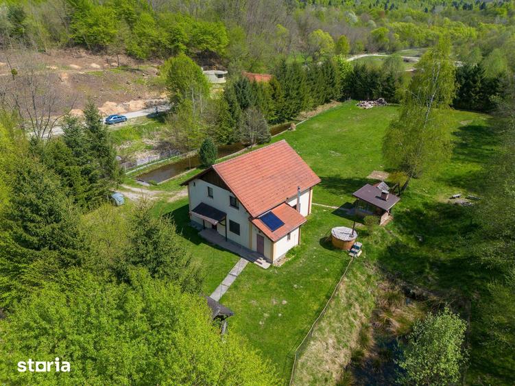Casă cu 5 camere cu Teren 3400 Mp în Porumbacu de Jos