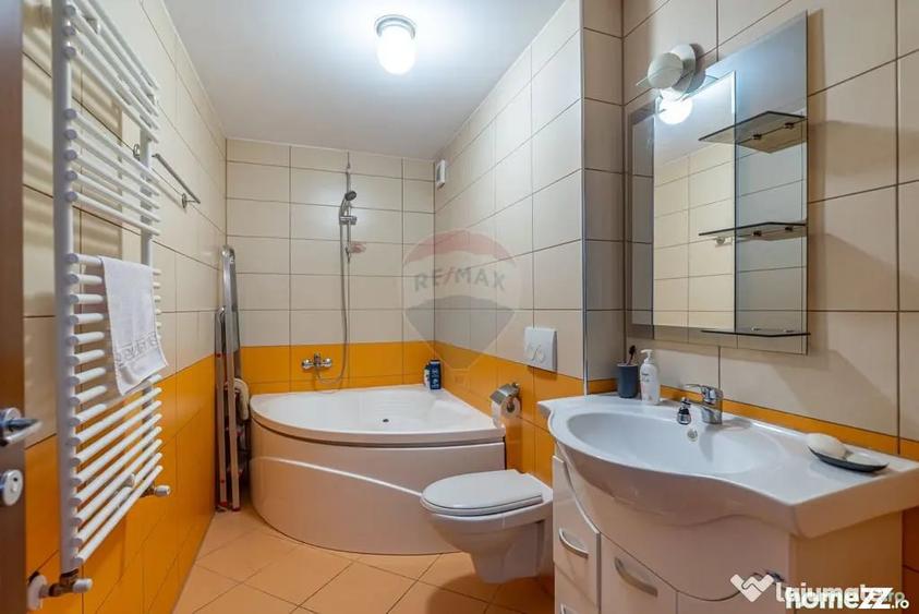 Apartament cu 2 camere decomandat în Castelul Peleș