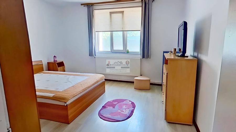 Casă individuală cu 3 camere cu Canalizare în Est