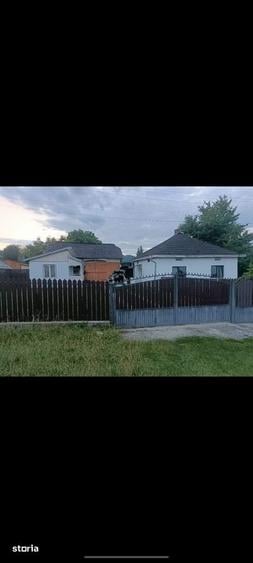 Casă cu 3 camere cu Teren 500 Mp în Valea Moldovei