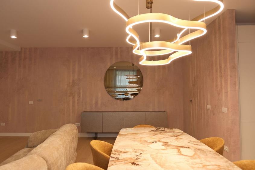 Apartament cu 4 camere decomandat în Aviatorilor