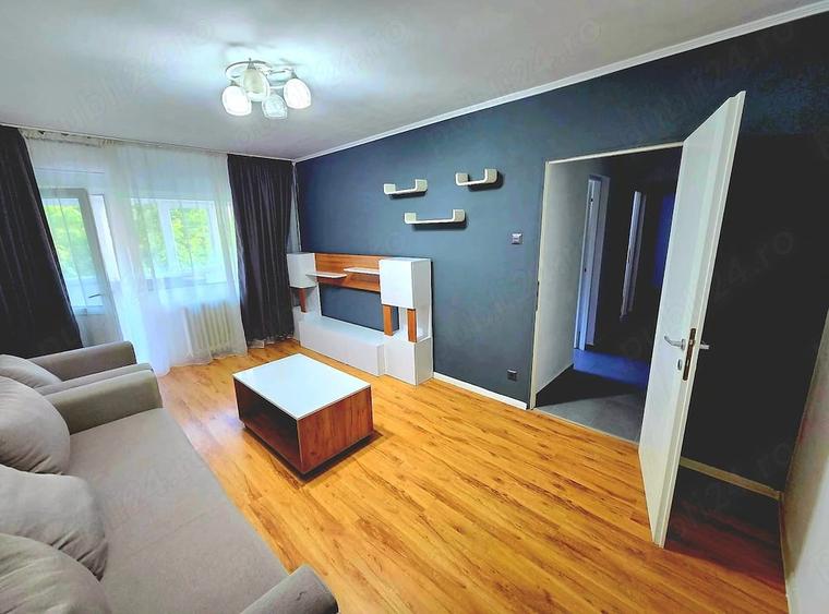Apartament cu 3 camere decomandat în Iancului