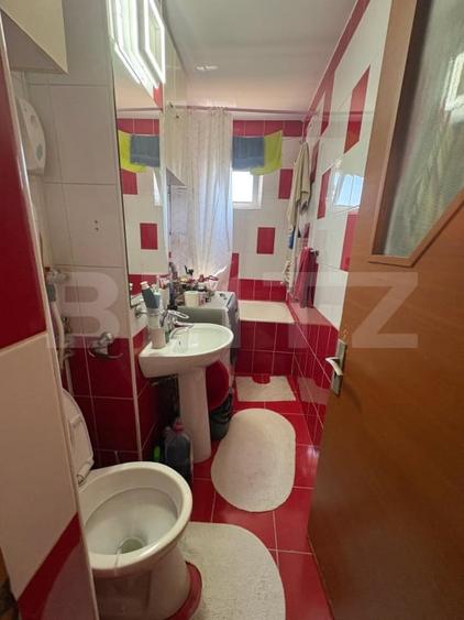 Apartament cu 2 camere semidecomandat, mobilat în Central