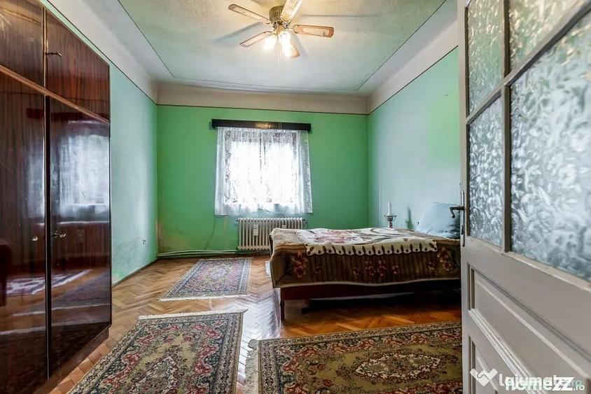 Casă cu 3 camere cu Teren 370 Mp în Central