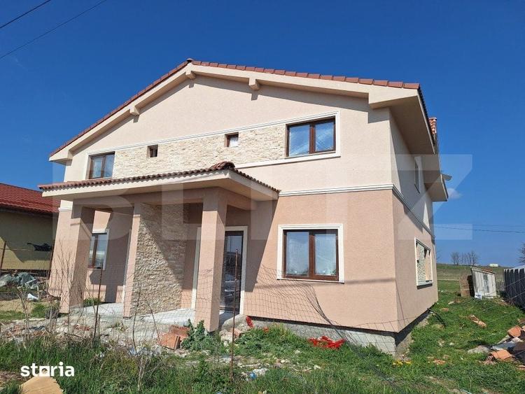 Casă cu 4 camere cu Teren 250 Mp în Sânandrei