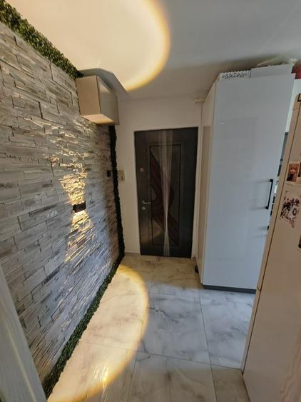 Apartament cu 2 camere semidecomandat în Micro 15