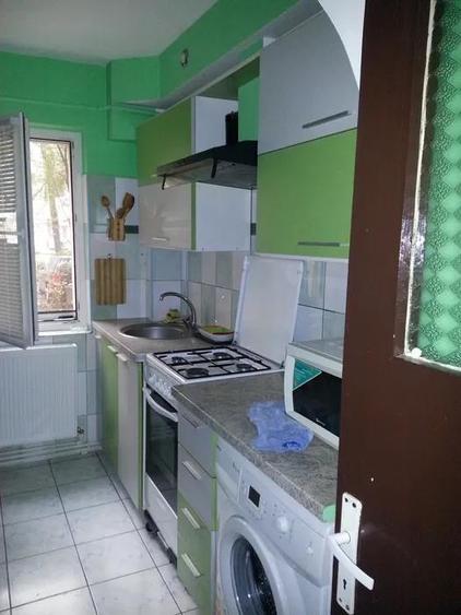 Apartament cu 2 camere semidecomandat, mobilat în Mircea cel Bătrân