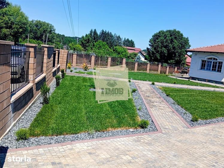Casă cu 5 camere cu Teren 800 Mp în Sadu