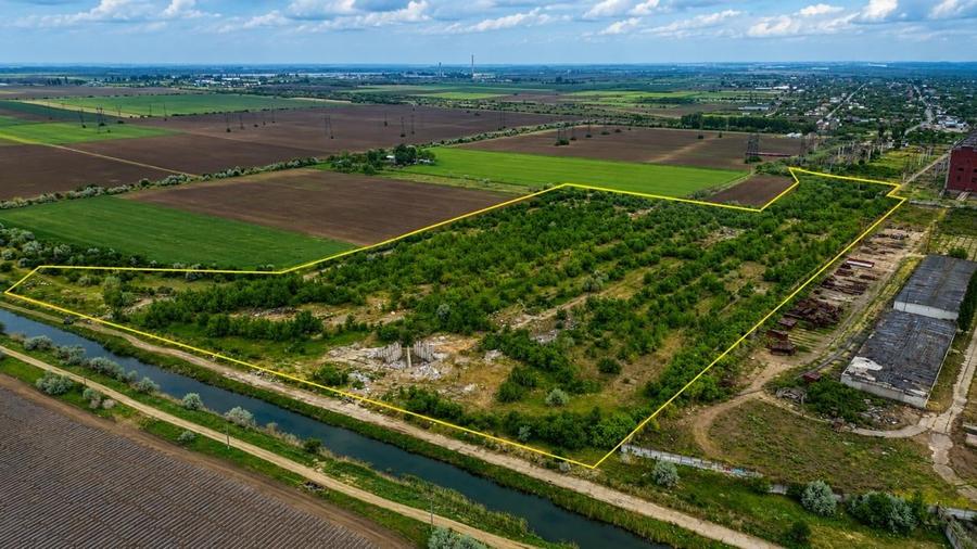 Teren Construcții intravilan de 85000 mp, în Sud