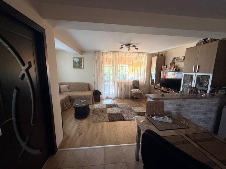 Casă cu 3 camere cu Teren 250 Mp în Vidra