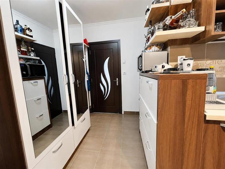 Apartament cu 2 camere semidecomandat în Rogerius