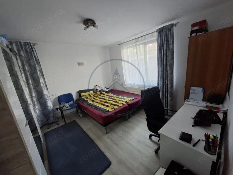 Casă cu 3 camere cu Canalizare în Central