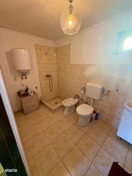 Casă cu 4 camere în Burzuc