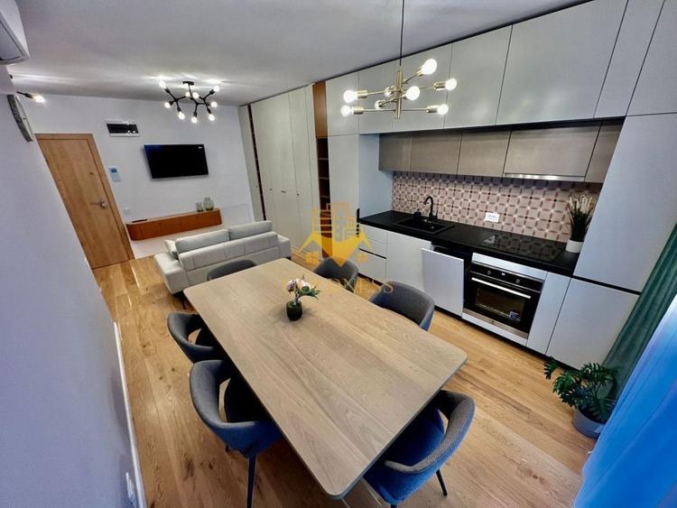 Apartament cu 2 camere semidecomandat, mobilat în Central