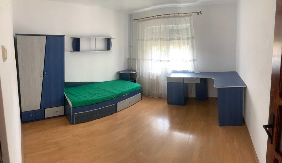 Apartament cu 3 camere decomandat în Lotus
