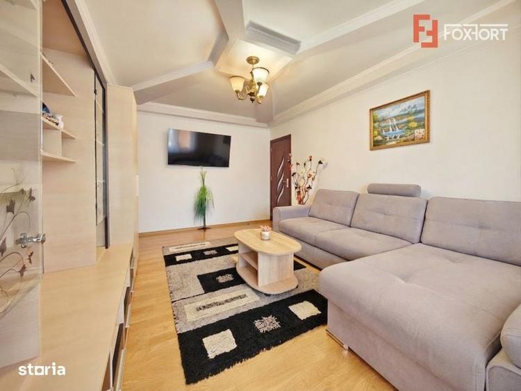 Apartament cu 3 camere semidecomandat în Girocului