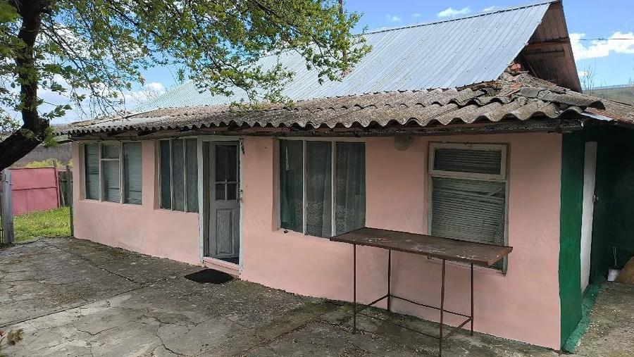 Casă cu Teren 2100 Mp în Aldești