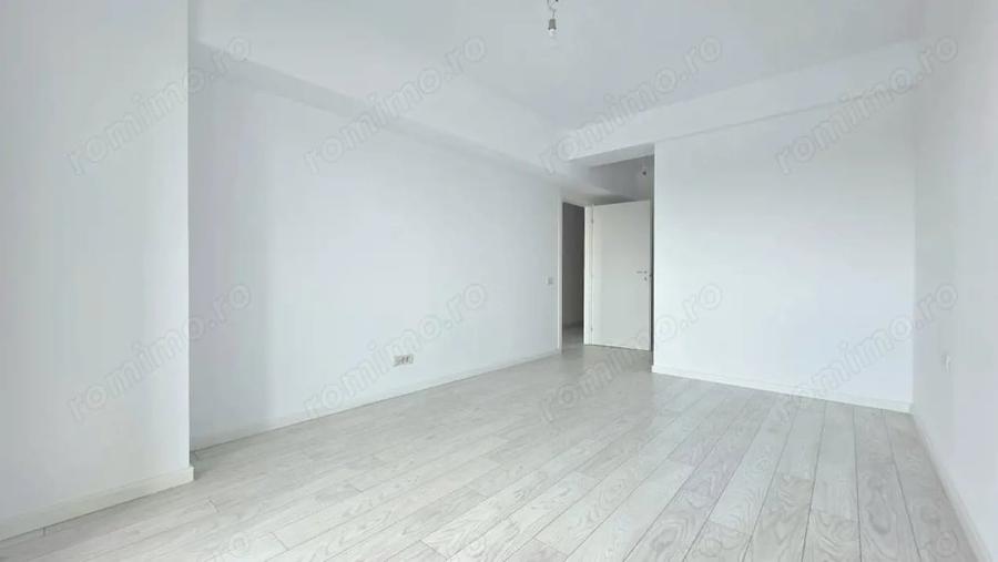 Apartament cu 3 camere semidecomandat în Fundeni