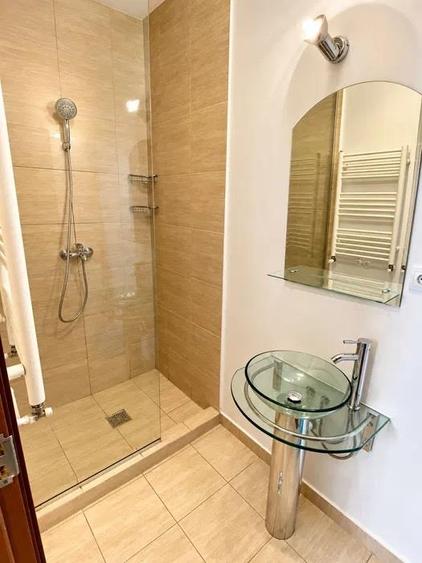 Apartament cu 2 camere semidecomandat, mobilat în Centrul Istoric