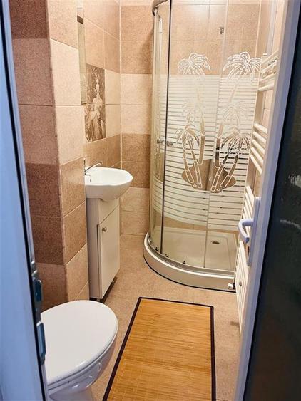 Apartament cu 3 camere decomandat, mobilat în Central