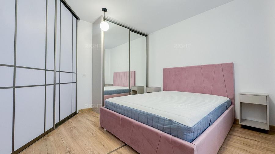 Apartament cu 3 camere decomandat, mobilat în Tractorul