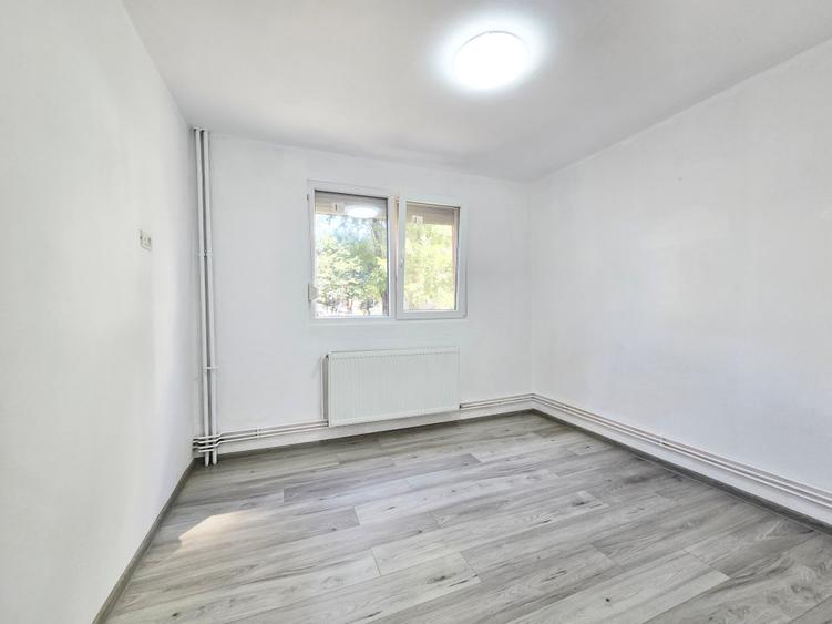 Apartament cu 2 camere semidecomandat în Aurel Vlaicu