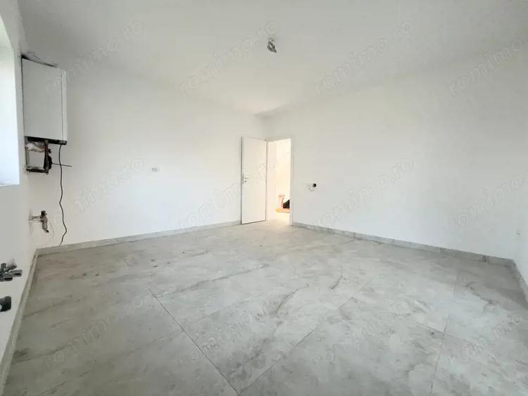 Casă cu 5 camere cu Teren 653 Mp în Giarmata