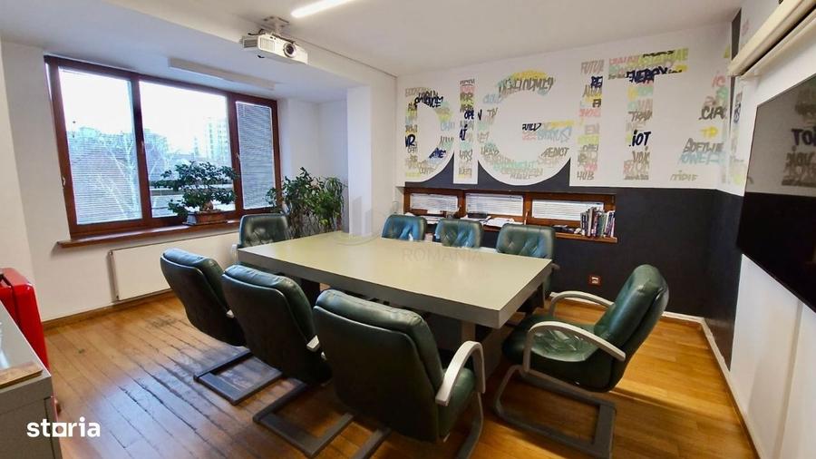 Apartament cu 4 camere semidecomandat în Dorobanți