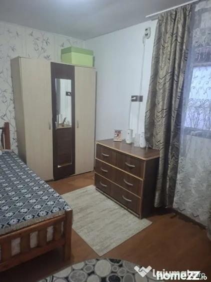 Casă cu 7 camere cu Teren 271 Mp în Central