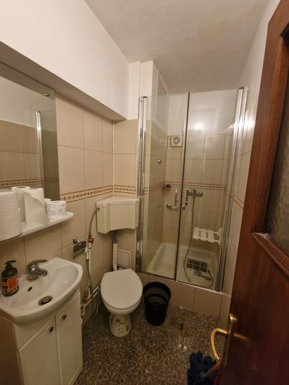 Birou, de 110 mp, în Universitate