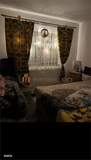Casă cu 4 camere în Uricani