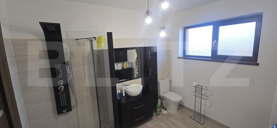 Casă individuală cu 5 camere cu Teren 588 Mp în Sud-Vest