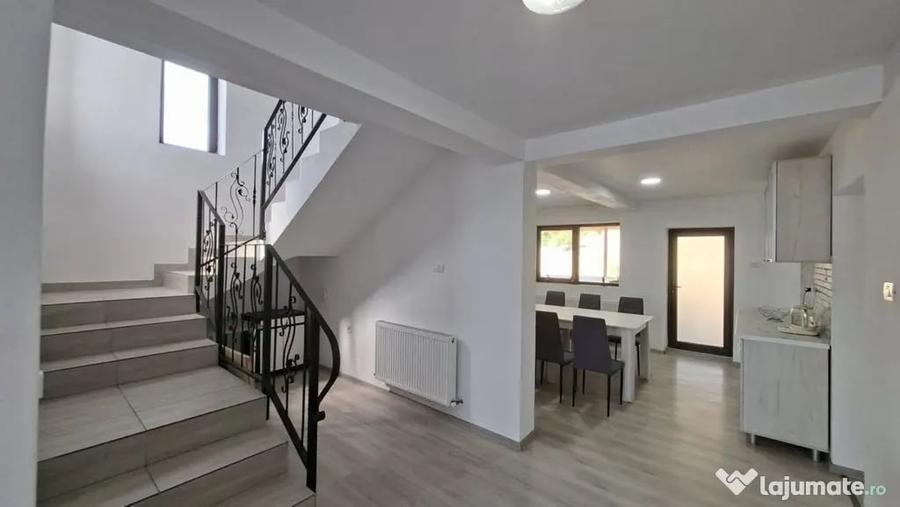 Casă cu 7 camere cu Teren 1200 Mp în Budeasa