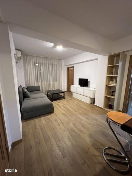Apartament cu 3 camere în Regina Elisabeta