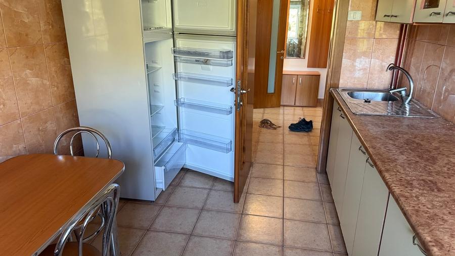 Apartament cu 3 camere decomandat, mobilat în Faleza Nord