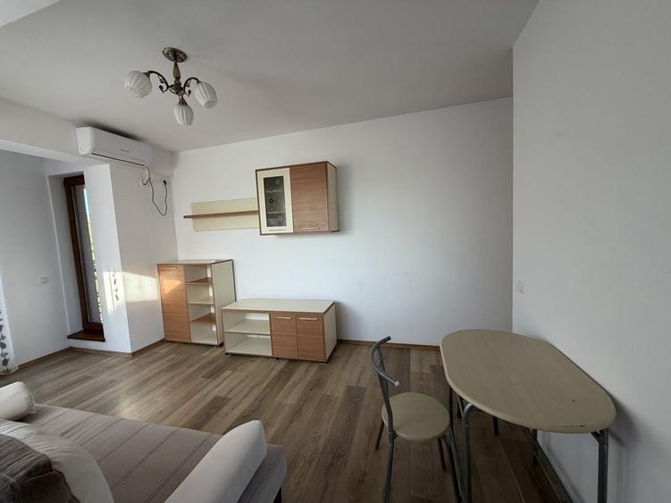 Apartament cu 2 camere decomandat în 1 Mai