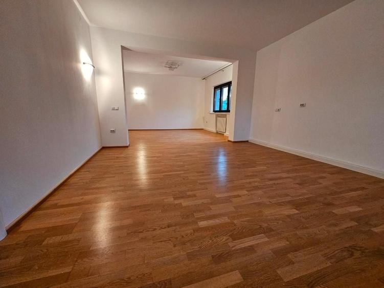 Apartament cu 4 camere decomandat în Domenii