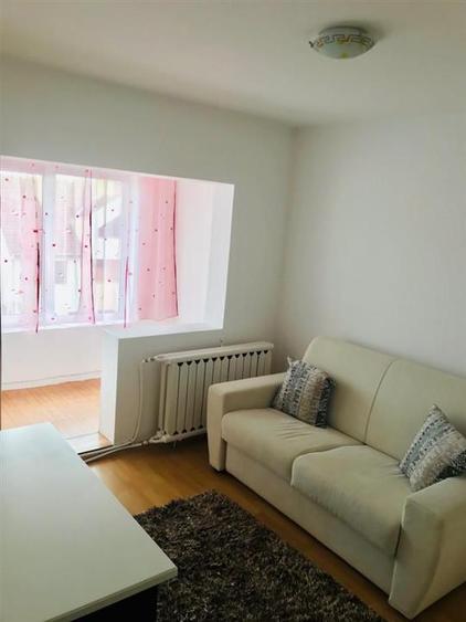 Apartament cu 3 camere decomandat, mobilat în Zorilor